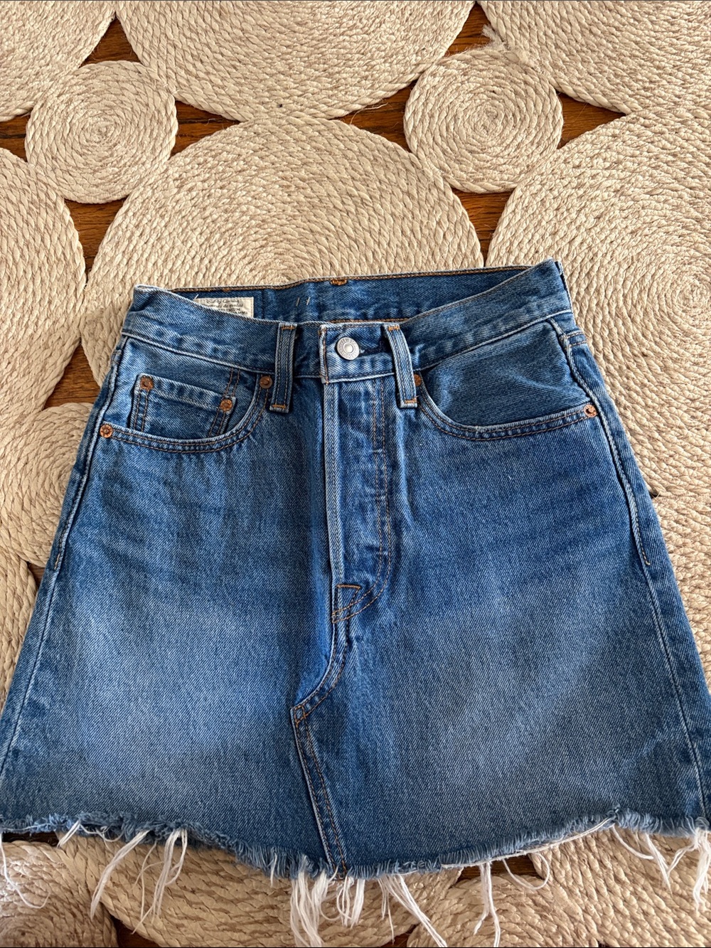 Levi's Deconstructed Denim Skirt/Mini Skirt (Style 34963-0023)